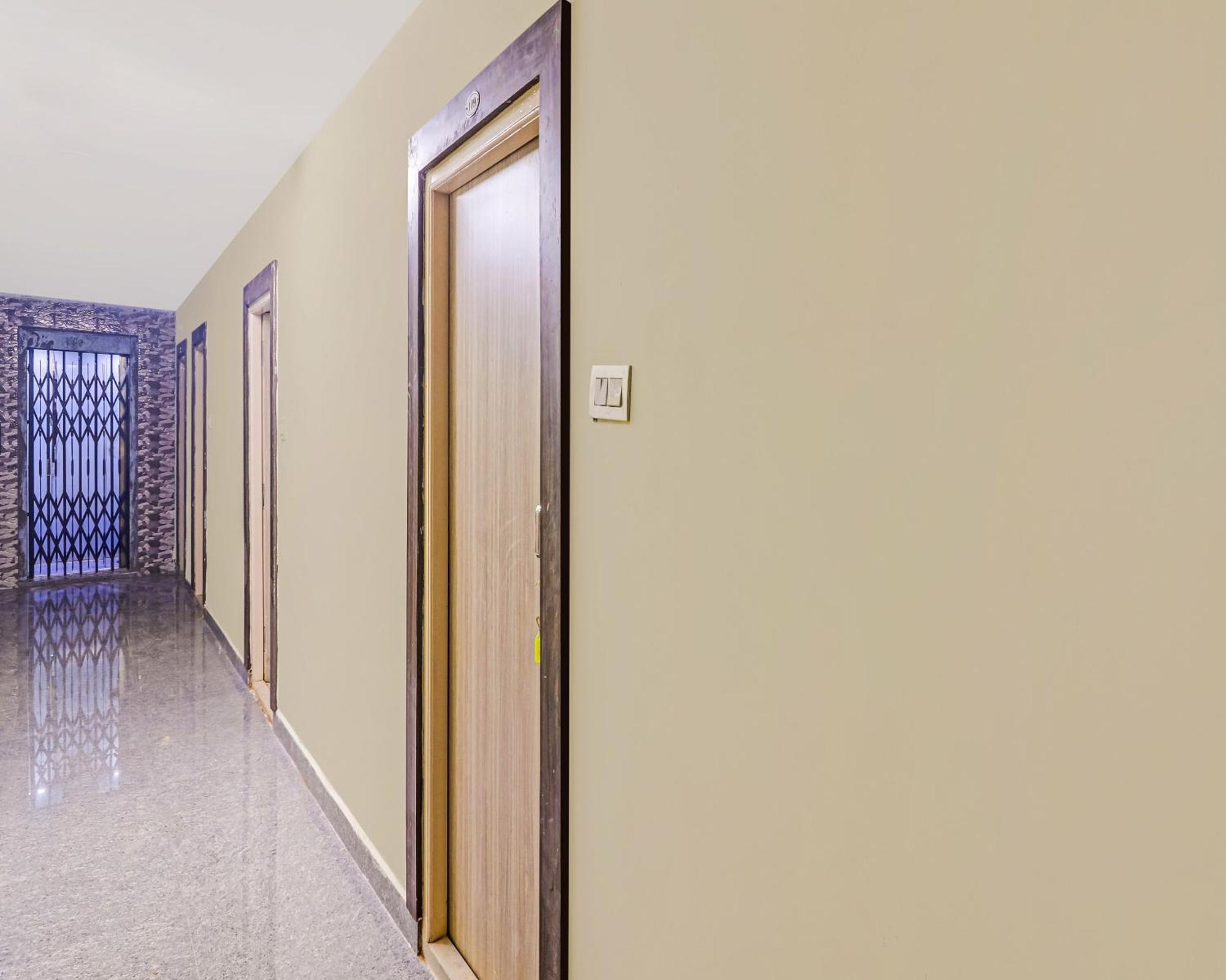 Super Hotel O Dsr Inn Near Nexus ハイデラバード エクステリア 写真